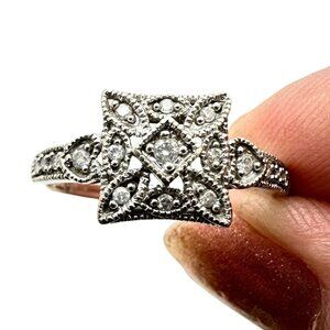 Vintage 14K White Gold Diamond Cluster Ring 2.6 Grams Size 8.5